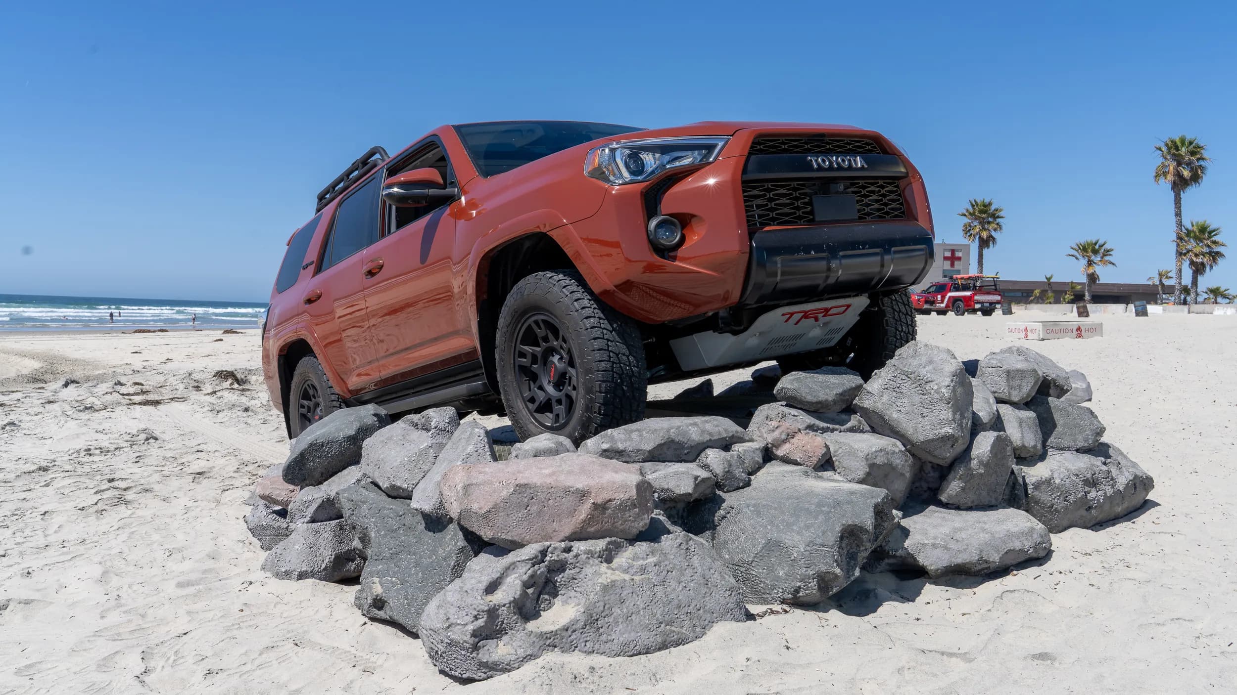 The Rock Ramp elevating a Toyota 4Runner on the beach
